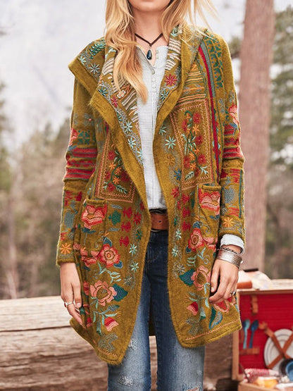 Cardigan en tricot dames joliment brodé avec capuche et poches Chic und Stil