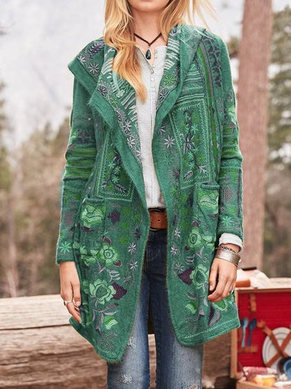 Cardigan en tricot dames joliment brodé avec capuche et poches Chic und Stil