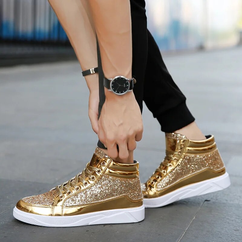 Chic und Stil | Men's Basketball Shoes with Shiny Effect