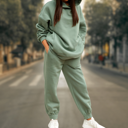 Chic und Stil | Stylish and trendy hoodie and pants set