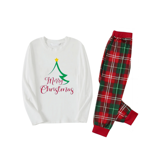 Chic und Stil | Star Shaped Christmas Tree with "Merry Christmas" in artistic writing White long sleeve shirt with red and green checkered pants Matching pajamas for the whole family
