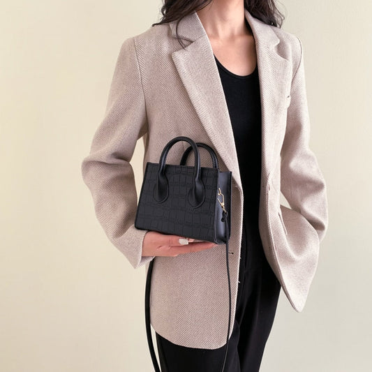 Chic Und Stil | Divina Small-Sized Clutches Handbag