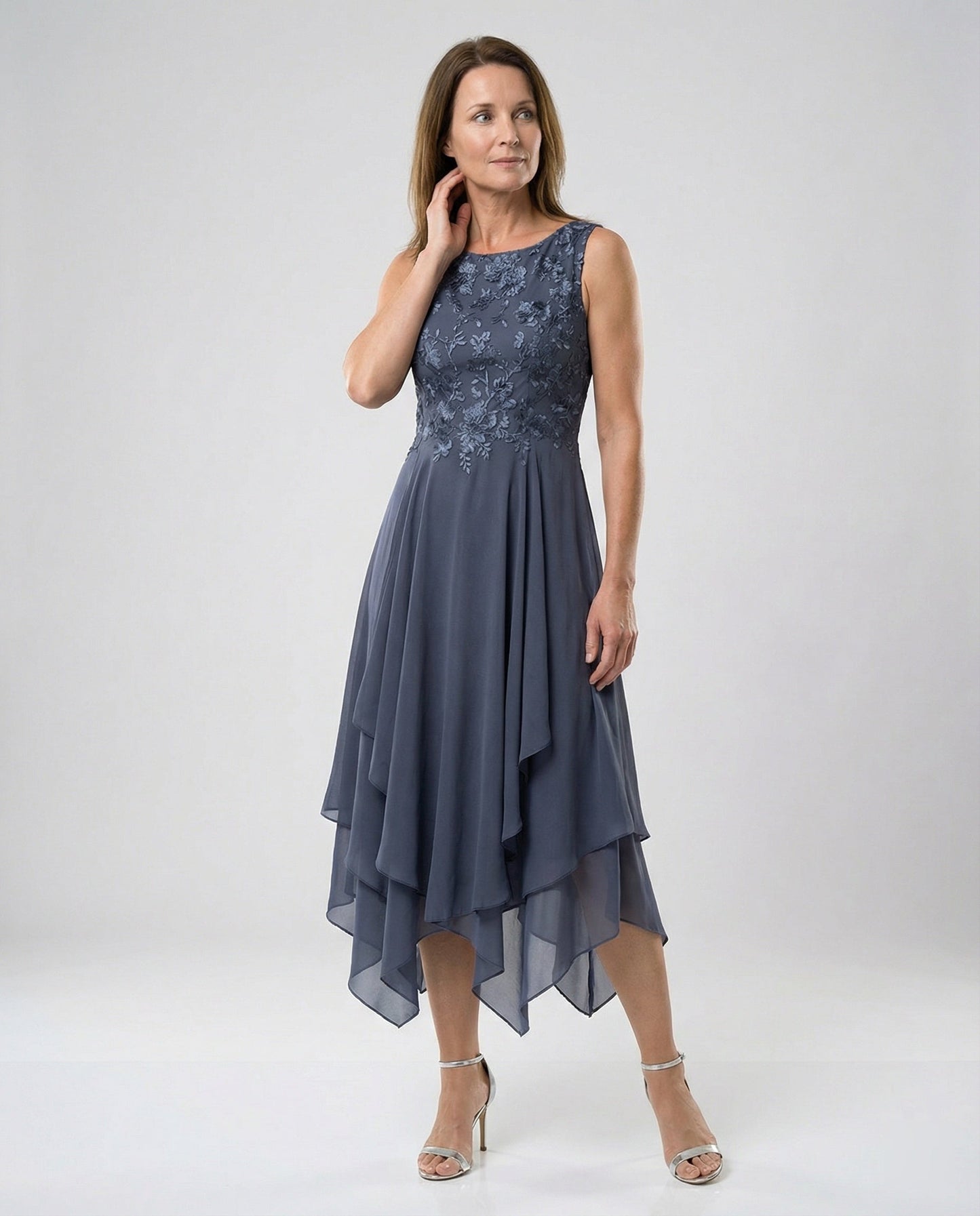 Chic und Stil | Women's Elegant Summer Dress Light & Feminine Cut