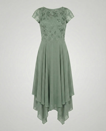 Chic und Stil | Women's Elegant Summer Dress Light & Feminine Cut