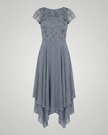 Chic und Stil | Women's Elegant Summer Dress Light & Feminine Cut