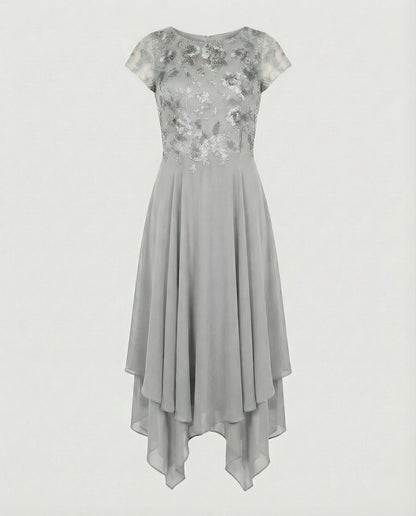 Chic und Stil | Women's Elegant Summer Dress Light & Feminine Cut