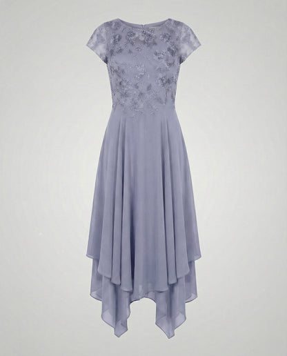 Chic und Stil | Women's Elegant Summer Dress Light & Feminine Cut