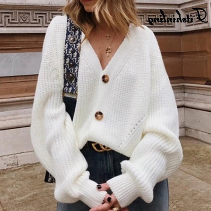 Dames pull-over ludique avec boutons décoratifs et manches amples Chic und Stil