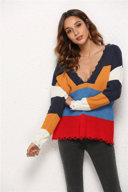 Casual knit pullover for women with deep V-neck and contrasting colors Chic and Style