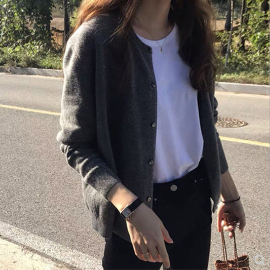 Dames cardigan avec texture fine et élégants détails de boutons Chic und Stil