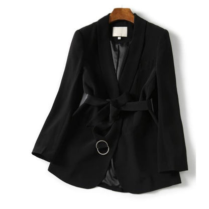 Blazer ajusté pour femmes avec ceinture Chic und Stil 1750847214