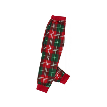 Chic und Stil | Star Shaped Christmas Tree with "Merry Christmas" in artistic writing White long sleeve shirt with red and green checkered pants Matching pajamas for the whole family