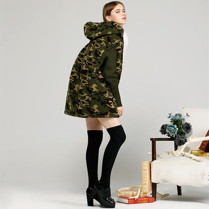 Dame veste à capuche au design camouflage moderne avec intérieur douillet Chic und Stil
