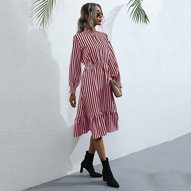 Robe midi à rayures à volant pour femme avec manches longues et col montant Chic und Stil