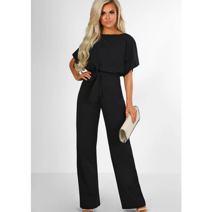 Elegant set for women consisting of a flowing blouse and flared pants Chic und Stil