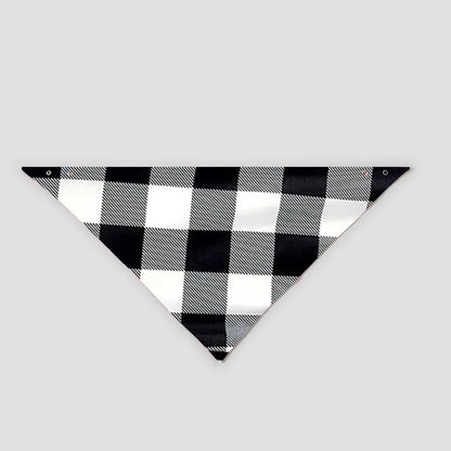 Chic und Stil | Black-and-white checked Christmas shorts-sleeve pajama set with "Creating family Christmas 2025 memories together" text print