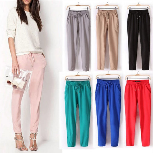 Sporty leisure pants for women with elastic waistband and practical side pockets Chic and Style