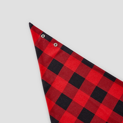 Chic und Stil | HAPPY Christmas letters and Santa hat printed white long sleeve top with red-black checkered pants family pajamas