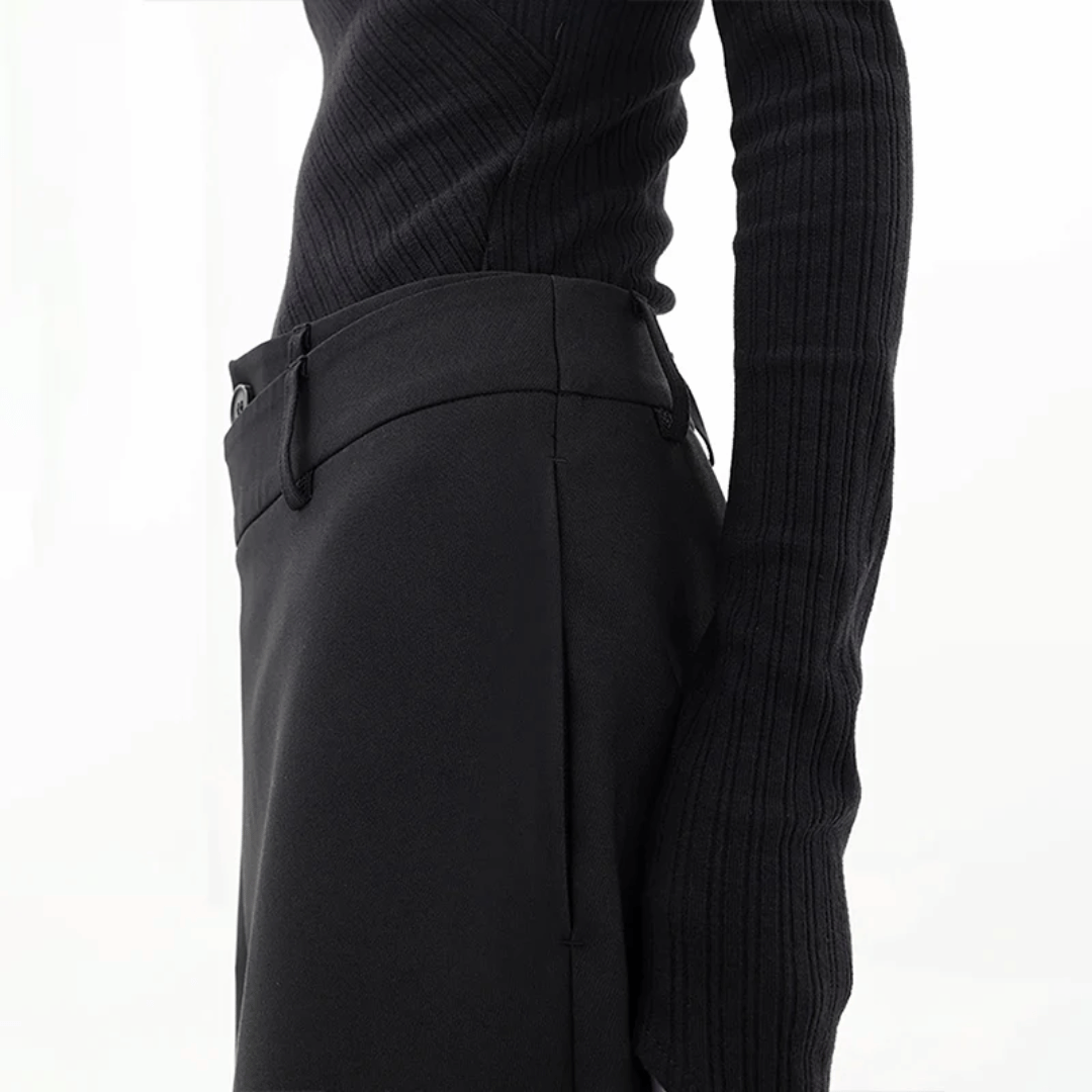 Chic und Stil | Wide pants - Asymmetrical & luxurious wide pants by Isabella Vionnet