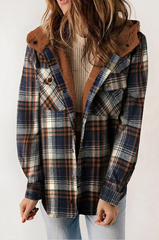 Chic und Stil | Button Sherpa lined hooded flannel jacket