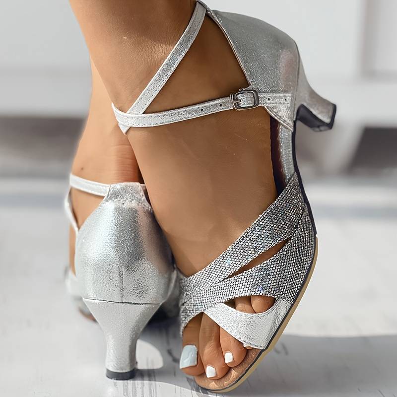 Chic und Stil | Elegant Sequin Sandals