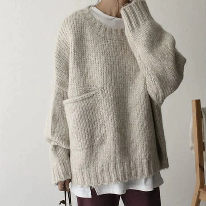 Chic and Style | Comfortable oversized pullover with pocket