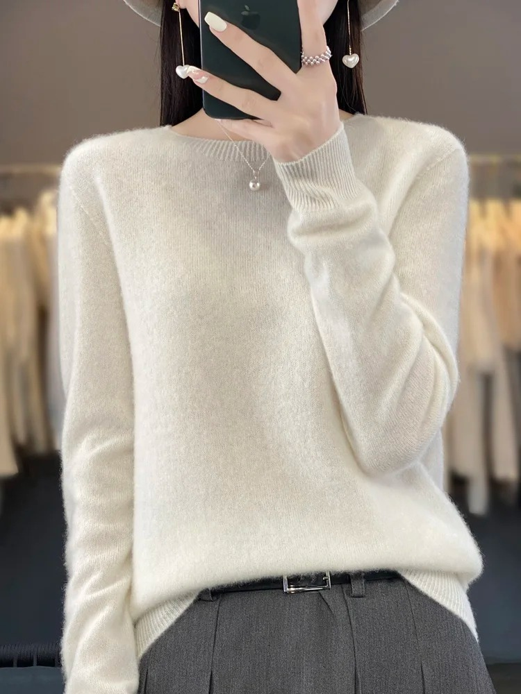Chic und Stil | Women's Cashmere Sweater Round Neck Soft Elegant Knit Sweater