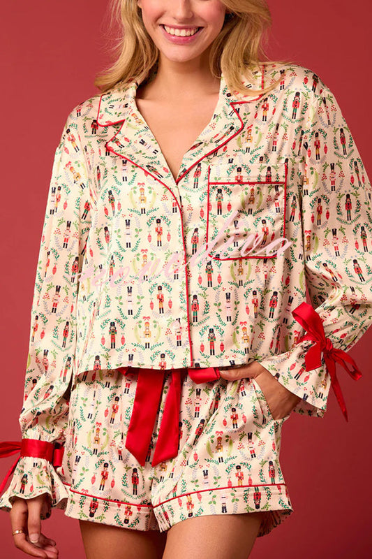 Chic und Stil | Christmas print lacing cuff top and elastic waistband pockets casual shorts set