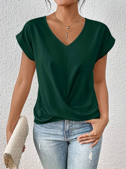 Chic und Stil | Short Sleeve V-Neck Shirt – Light and Stylish Basic for Women