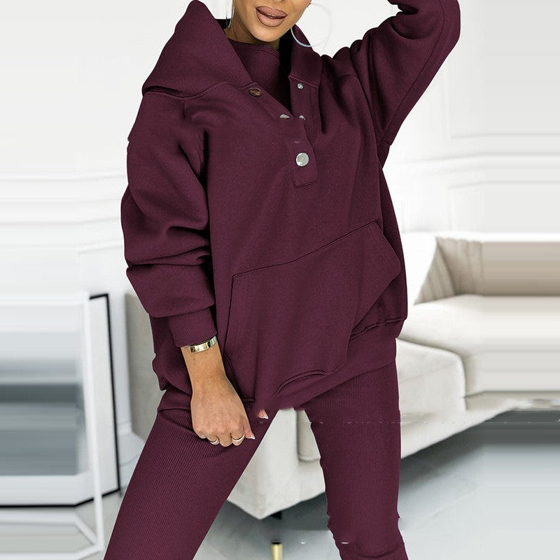 Chic und Stil | 3-piece women's sports set with oversized sweatshirt and slim pants