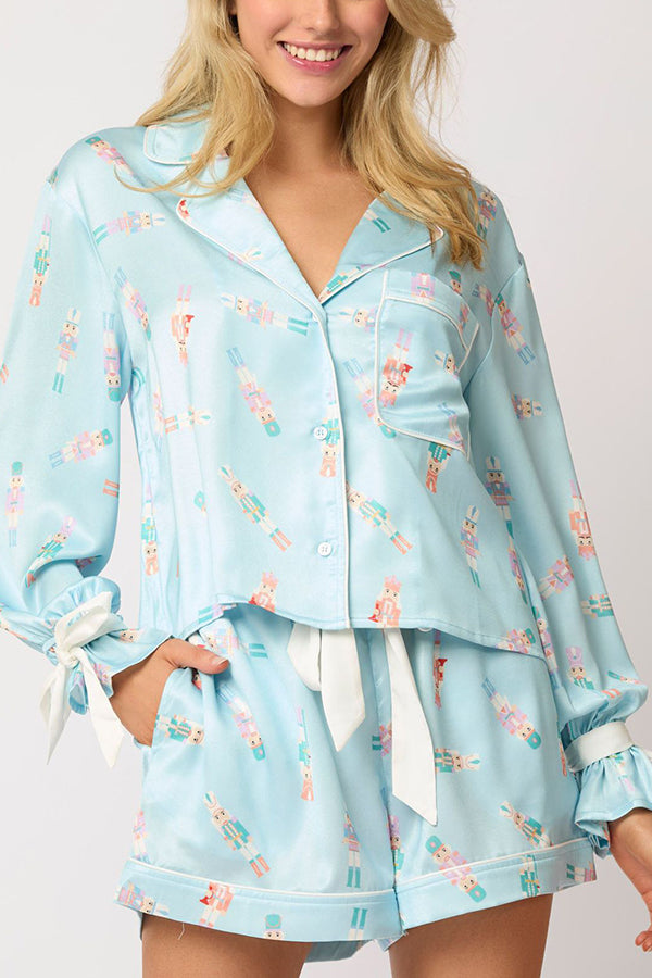 Chic und Stil | Christmas print lacing cuff top and elastic waistband pockets casual shorts set