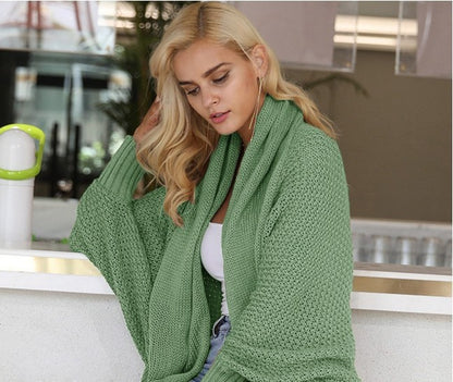 Dames cardigan décontracté avec bords francs et manches volumineuses Chic und Stil