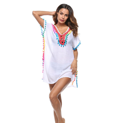Robe de plage ornée de pompons vifs pour femmes Chic und Stil