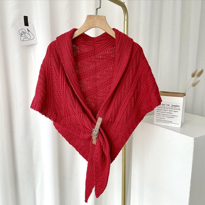 Chic und Stil | Écharpe en tricot triangle avec boucle en cuir