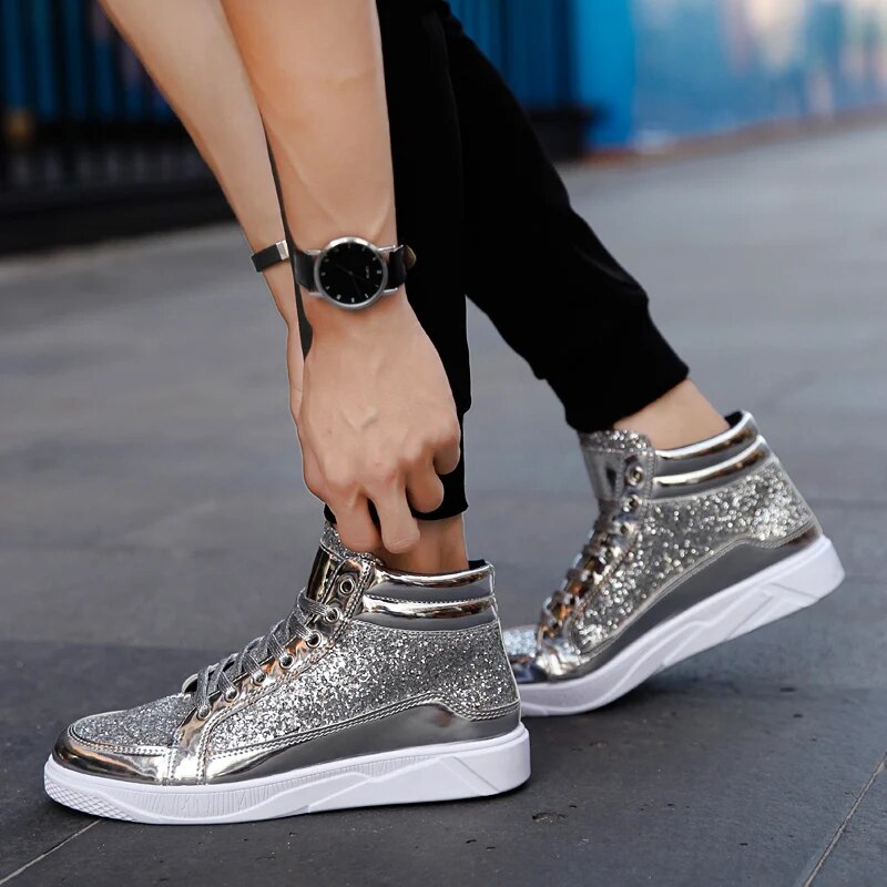 Chic und Stil | Men's Basketball Shoes with Shiny Effect