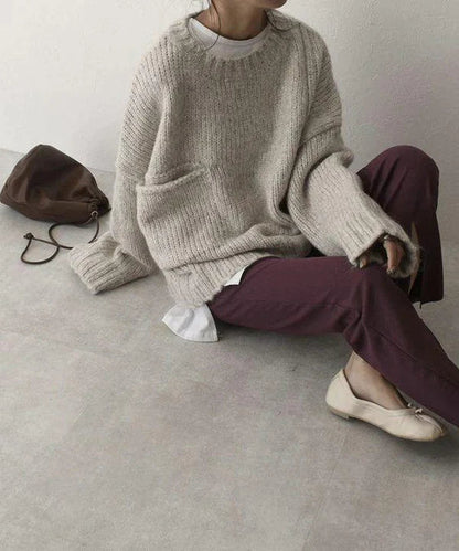 Chic and Style | Comfortable oversized pullover with pocket