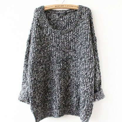 Casual knitted pullover for women with a loose fit and an airy structure Chic and Style