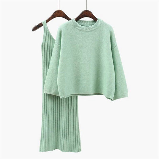 Femme ensemble tricoté à la mode avec un pull oversized confortable et une robe étroite Chic und Stil