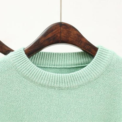 Femme ensemble tricoté à la mode avec un pull oversized confortable et une robe étroite Chic und Stil