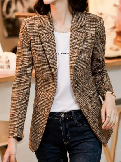 Chic und Stil | Checked Blazer with Lapels and A Single Button