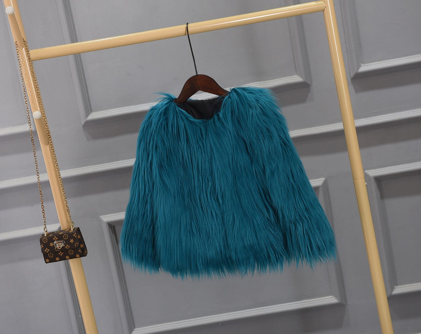 Ladies Luxurious Faux Fur Jacket with Voluminous Collar Chic and Style