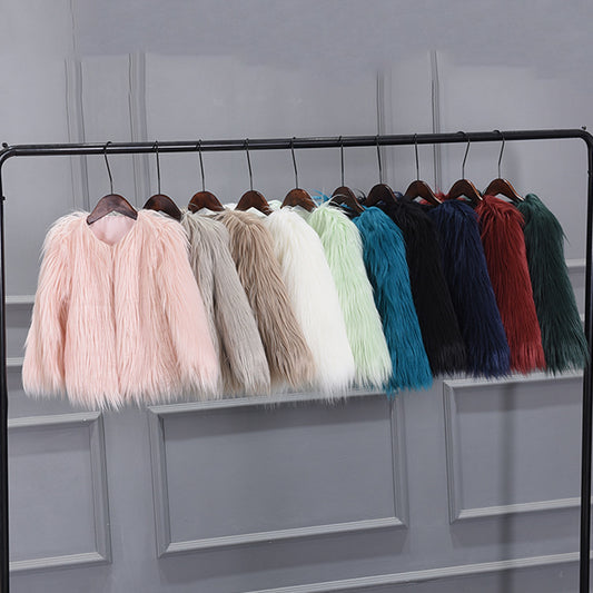 Veste en fausse fourrure féminine à coupe volumineuse Chic und Stil