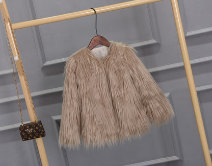 Veste en fausse fourrure féminine à coupe volumineuse Chic und Stil