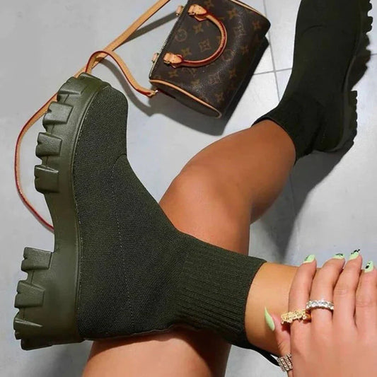 Chic und Stil | Knitted ankle boots with trendy sole