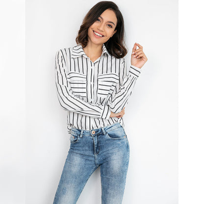Dames Élégante blouse rayée avec poches et fermeture à boutons Chic und Stil