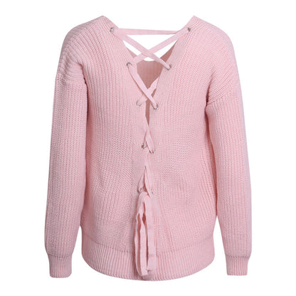 Pull femme avec un design unique à l'arrière et un lacet décoratif Chic und Stil