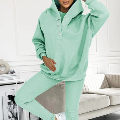 Chic und Stil | 3-piece women's sports set with oversized sweatshirt and slim pants