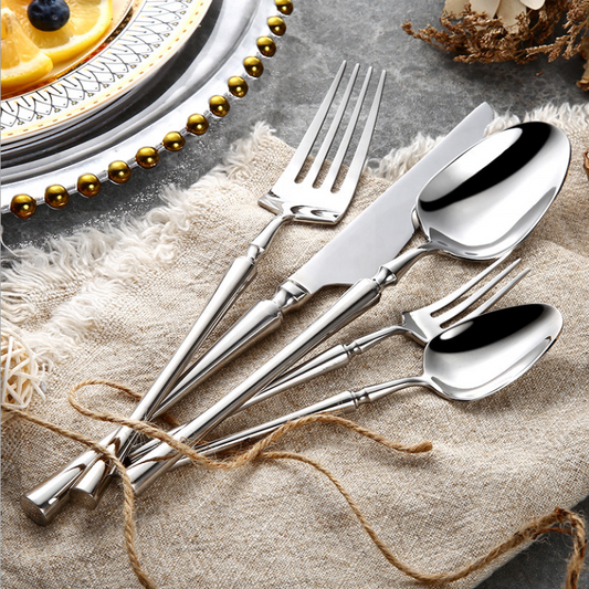 Chic and Style | Classic stainless steel set with elegant handles
