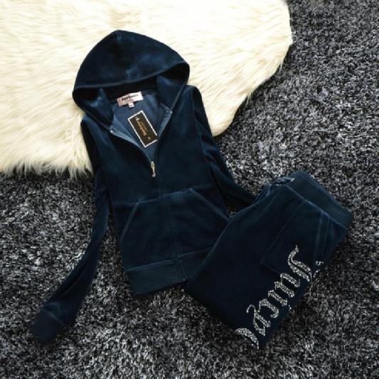 Chic and Stylish | Juicy Sweatshirt and Pants with Diamonds