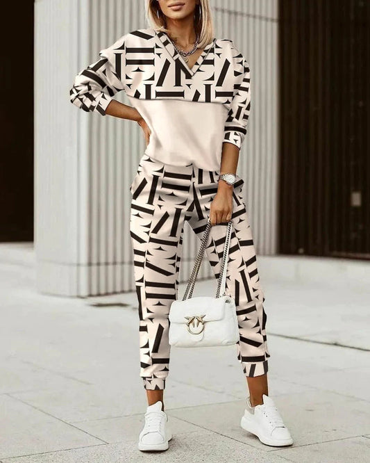 Chic und Stil | Comfortable and Modern Tracksuit for Women